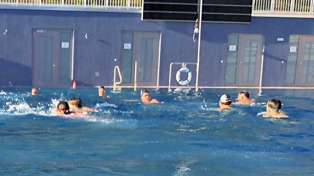 Am Dienstag ist noch einmal richtige Betrieb im Sportbecken im Klietzbad.