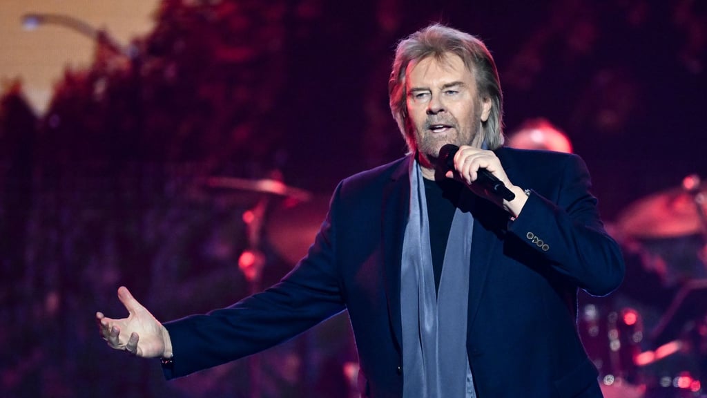 Der Sänger Howard Carpendale kommt 2026 für seine Abschiedstournee auch nach Magdeburg.