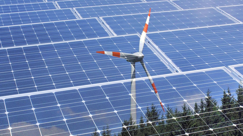 Neue Photovoltaikanlagen und neue Windräder könnten in einigen Jahren in der Nähe von Parchen für Strom und Einnahmen für die Gemeinde sorgen.