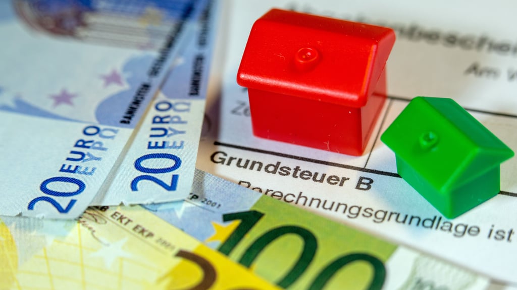 Wer ein Haus besitzt, zahlt Grundsteuer B. Ab 2025 kommen hier auf alle Zerbster neue Beträge zu, da die Grundsteuer reformiert wird.