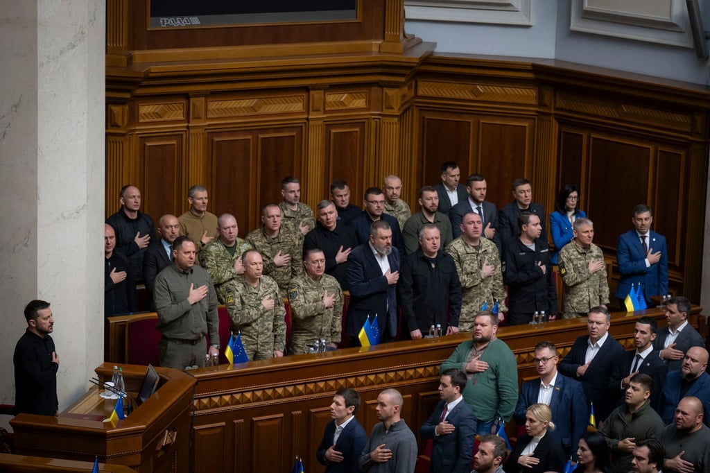 Der ukrainische Präsident Wolodymyr Selenskyj hat im Parlament seinen „Siegesplan“ zur Beendigung des Krieges mit Russland vorgestellt.