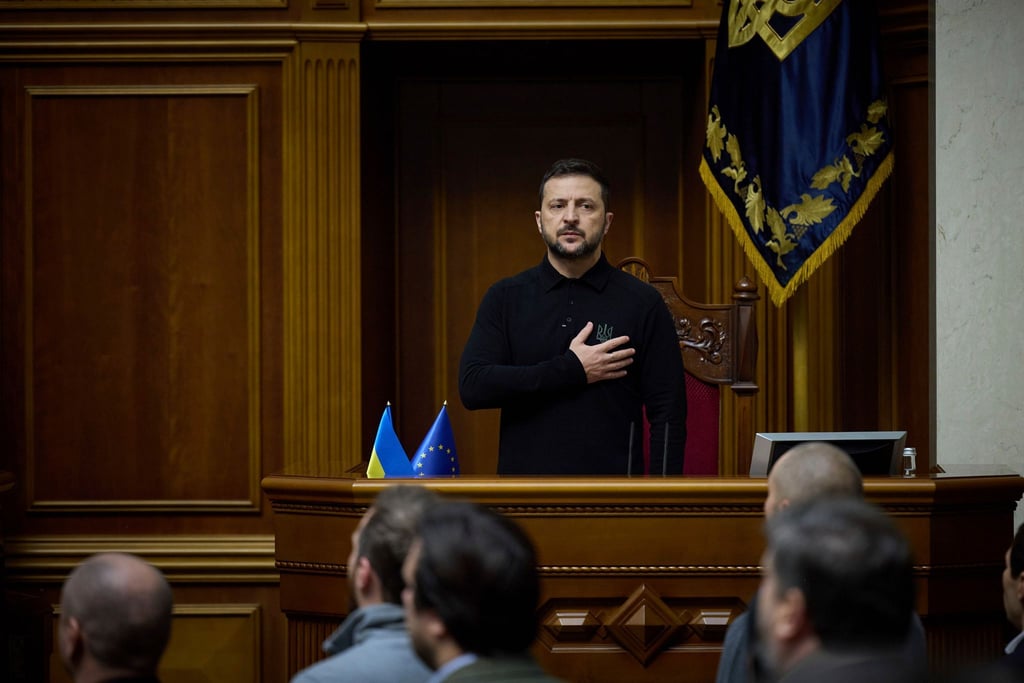 Der ukrainische Präsident Wolodymyr Selenskyj hat im Parlament seinen „Siegesplan“ zur Beendigung des Krieges mit Russland vorgestellt.