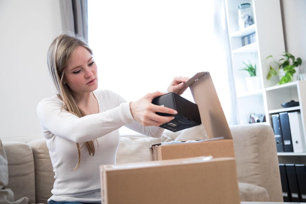 Beim Kauf von Mystery-Boxen im Netz gilt das Widerrufsrecht, Rücksendekosten tragen jedoch oft die Käufer selbst.