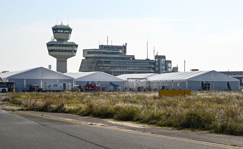 Die Zukunft der Flüchtlingsunterkunft in Tegel ist unklar. (Archivbild)