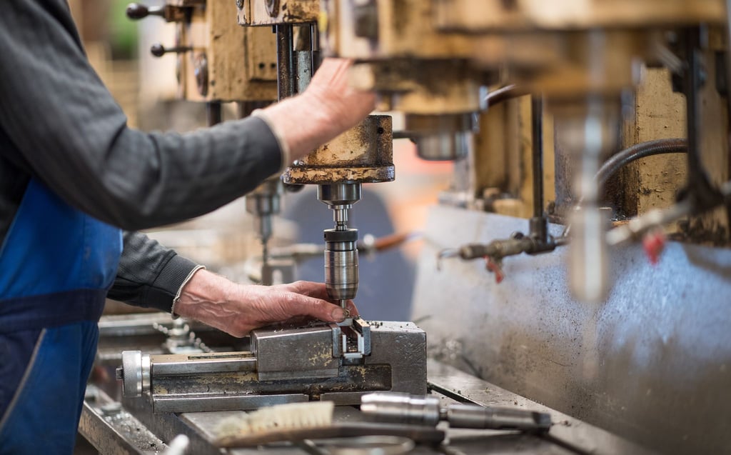 Die Beschäftigten der Metall- und Elektroindustrie in Berlin und Brandenburg sind mit dem jüngsten Tarifangebot der Arbeitgeber nicht zufrieden. (Archivbild)