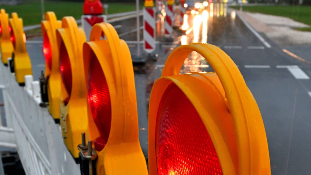 Symbolbild Straßensperrung