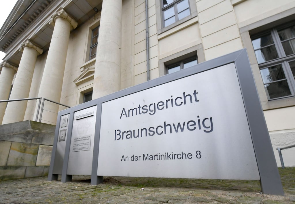 Ein Mann muss nach einem Messerangriff bei Peine vor einen Untersuchungsrichter. (Archivbild)