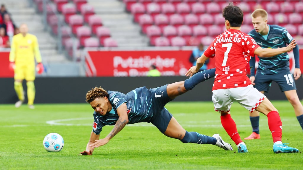 Kann auch dahin gehen, wo es wehtut: Antonio Nusa.