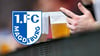 Der1. FC Magdeburg schneidet bei Bier- und Bratwurstpreisen in den deutschen Profiligen besonders gut ab.