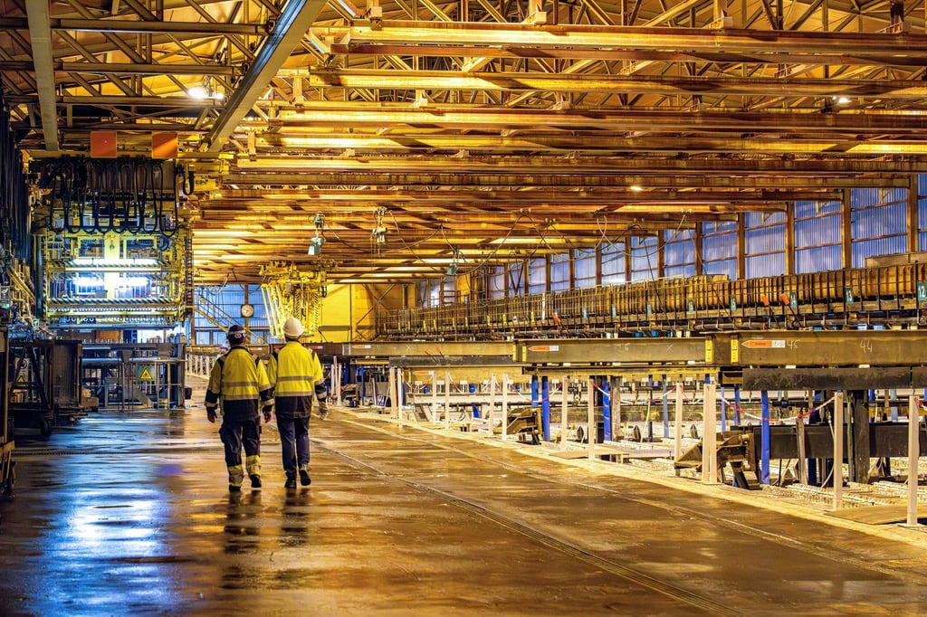 Die Beschäftigten der Metall- und Elektroindustrie in Niedersachsen sind mit dem jüngsten Tarifangebot der Arbeitgeber nicht zufrieden. (Archivbild)