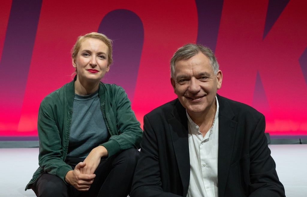 Die neuen Linken-Vorsitzenden Ines Schwerdtner und Jan van Aken wollen etwa die Hälfte ihres Netto-Gehalts an einen Solidaritätsfonds spenden.
