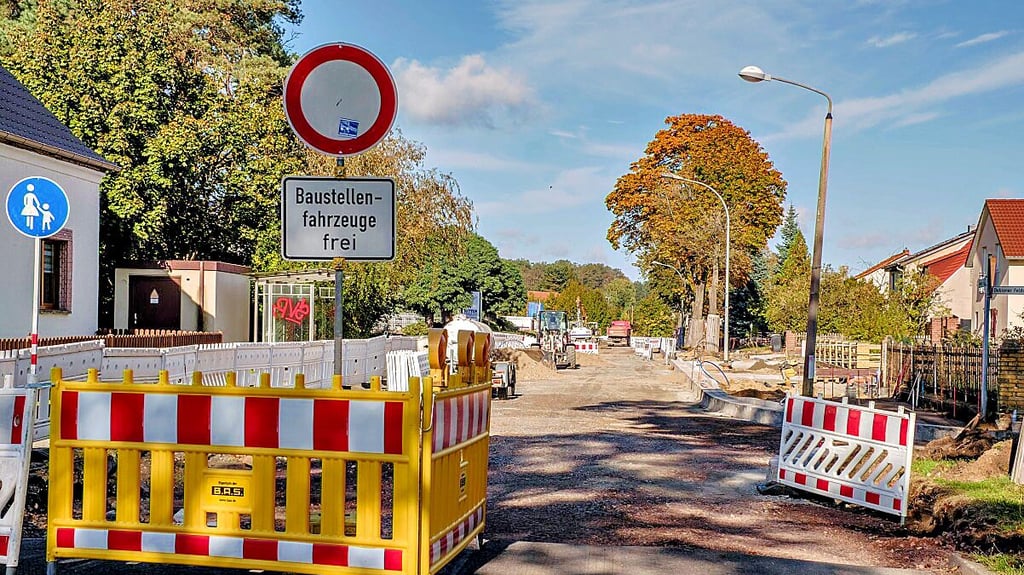 Bauarbeiten an der Straße Reinsdorf