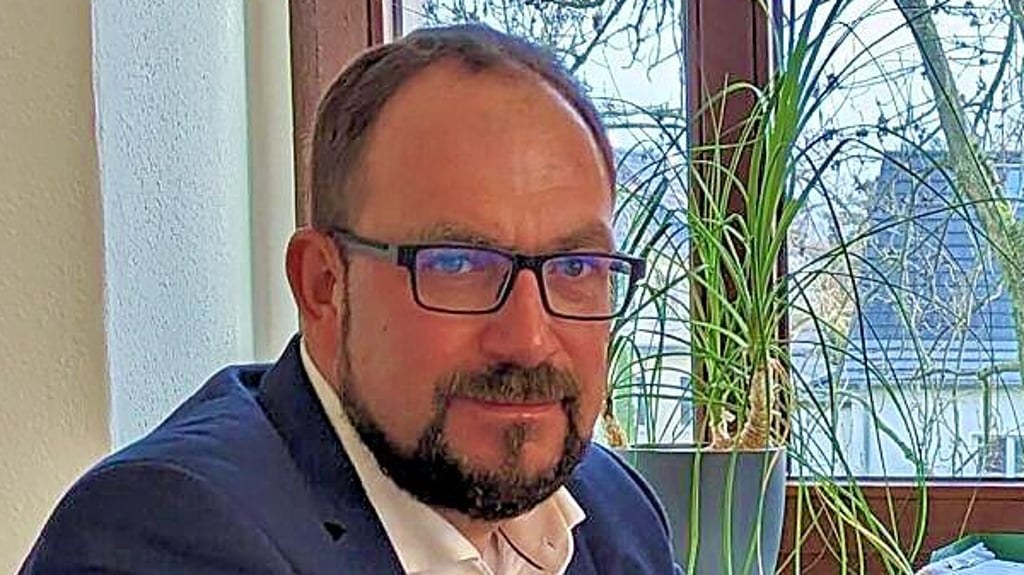 Kay Gericke an seinem Schreibtisch im Biederitzer Rathaus. Der SPD gehört er nicht mehr an