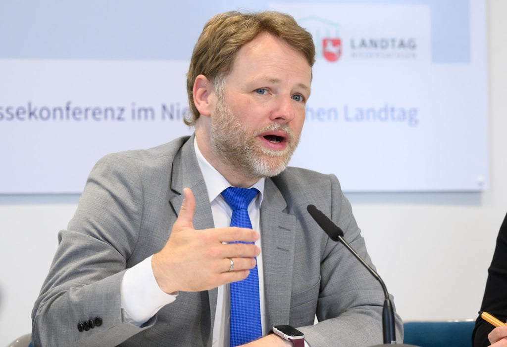 Laut Finanzminister Heere sprechen drei Gründe für eine Verschmelzung. (Archivbild)