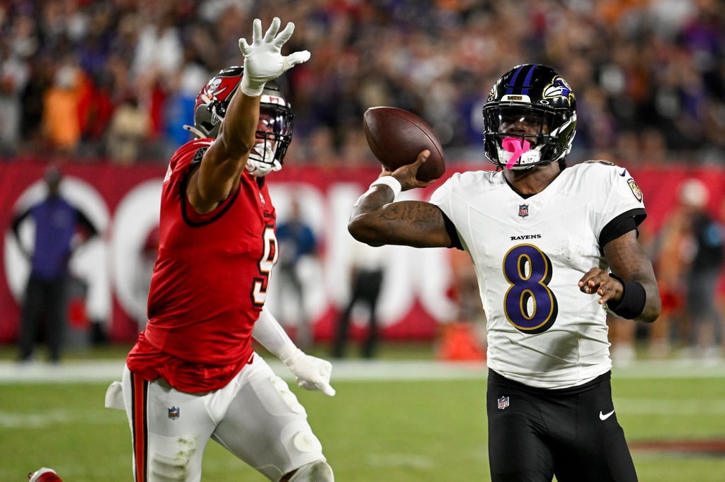 Fünf Touchdowns für Lamar Jackson (rechts) ebneten den Ravens den Weg zum Sieg.