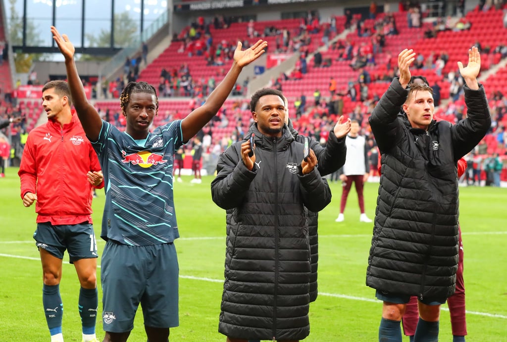 Willi Orban (rechts) mit seinen Teamkollegen.