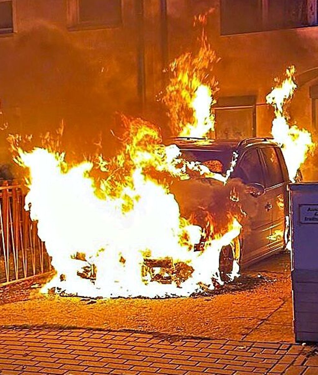 Das Auto stand in Vollbrand.