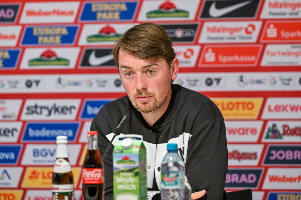 Frauentrainer Jonas Stephan erklärte seine Sicht auf die verlorene Partie in Freiburg.
