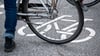 Ein Radfahrer ist auf der B189 bei Stendal bei einem Unfall schwer verletzt worden.