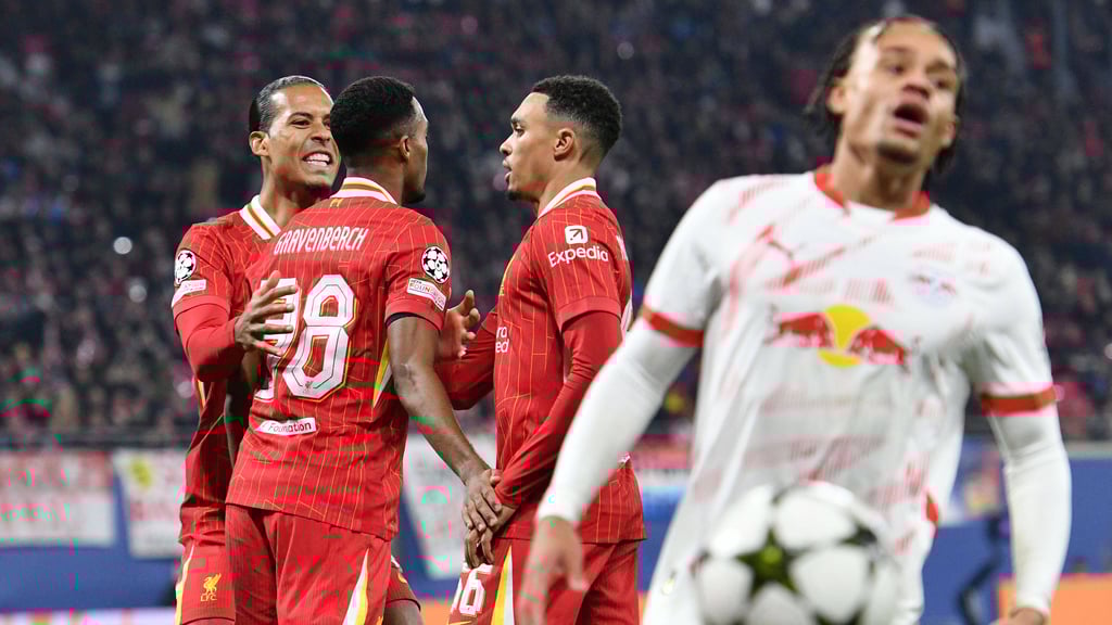 Jubelnde Gäste, enttäuschter Xavi: RB verliert gegen Liverpool.