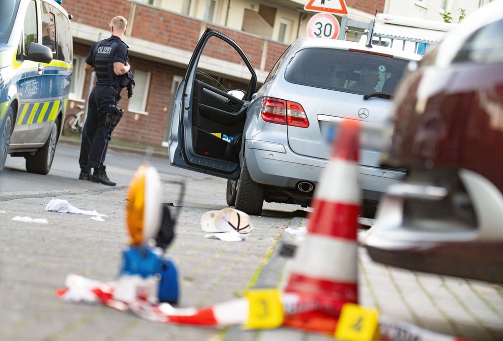 Nach den Schüssen auf einen 32-Jährigen in Köln gehen die Ermittler von einem Zusammenhang mit dem Rocker-Milieu aus.