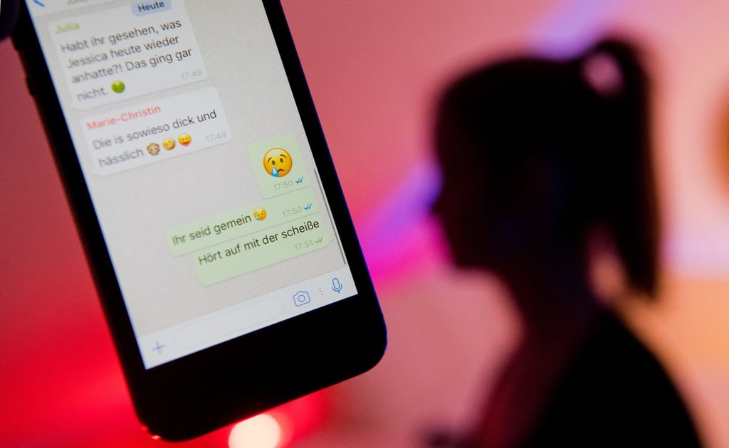 Viele Schülerinnen und Schüler in Deutschland sind von Cybermobbing betroffen. (Symbolbild)