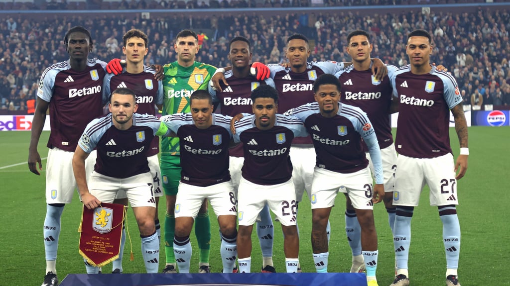 Aston Villa vor dem Spiel gegen den FC Bologna.