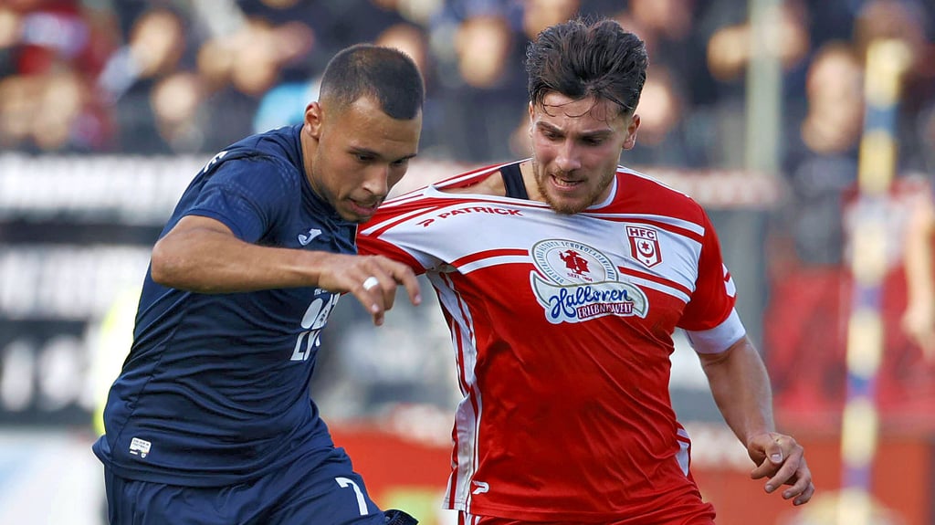 Berk Inaler (r.) hat seine Stärke in direkten Duellen. Der HFC-Mittelfeldmann stabilisiert sein Team.
