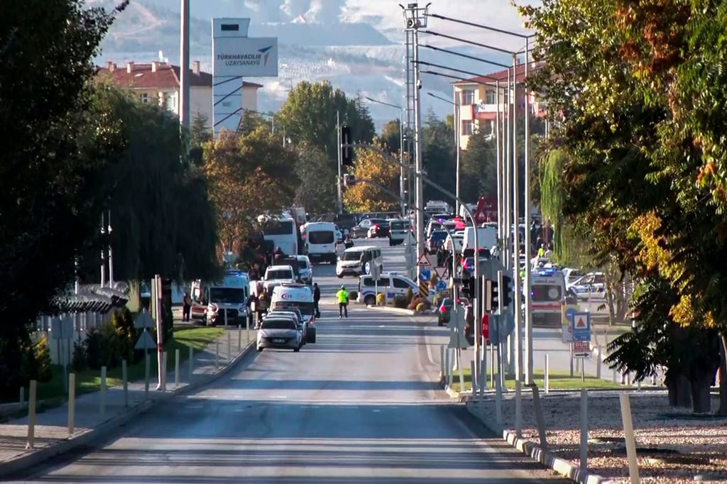 Die Türkei reagiert auf den Anschlag mit Luftangriffen im Nordirak und in Syrien.