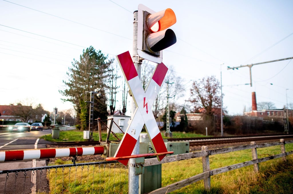 Der Bahnverkehr zwischen Leer und Rheine läuft wieder. (Symbolbild)