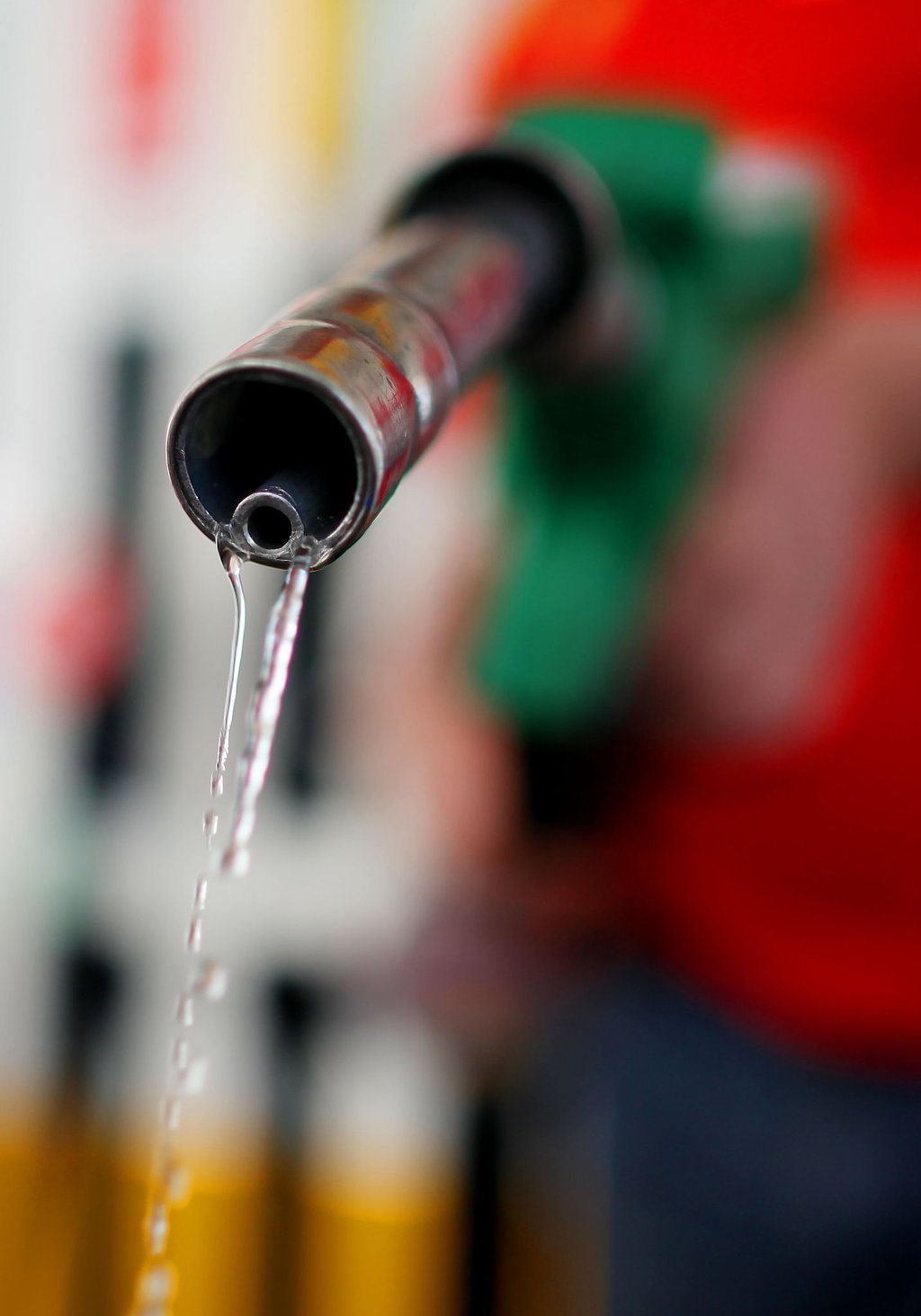 Drei Nackte haben am Donnerstagabend einen Tankbetrug begangen. (Foto: Symbol)