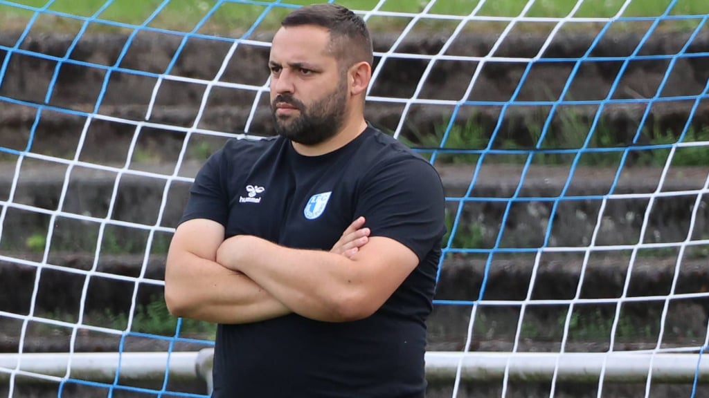 Alexander Auer, Cheftrainer der Frauenmannschaft vom 1. FC Magdeburg, wurde mit sofortiger Wirkung freigestellt.