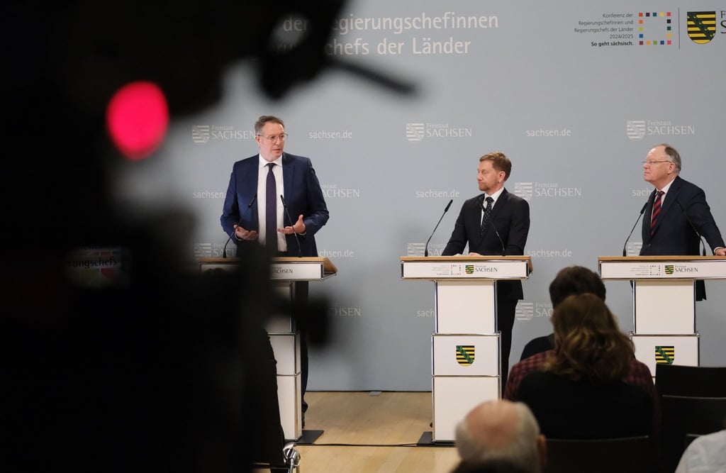 Rheinland-Pfalz-Regierungschef Schweitzer stellt mit anderen Ministerpräsidenten die Reformpläne vor.