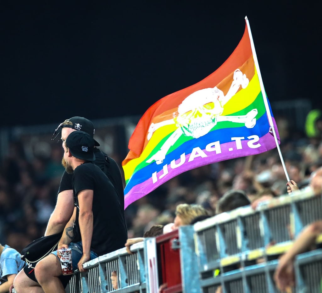 Die Regenbogenfahne gehört fest zum Hamburger