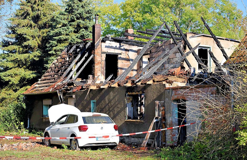 Das Haus ist völlig ausgebrannt.