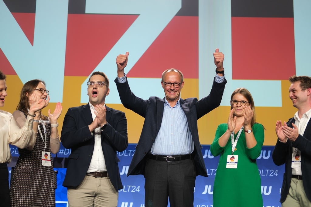 Friedrich Merz stimmt den Unionsnachwuchs auf den Bundestagswahlkampf ein - mit einer Kampfansage an die SPD. Die Grünen kommen in seiner Rede kaum vor. Die Junge Union feiert ihn schon als Kanzler.