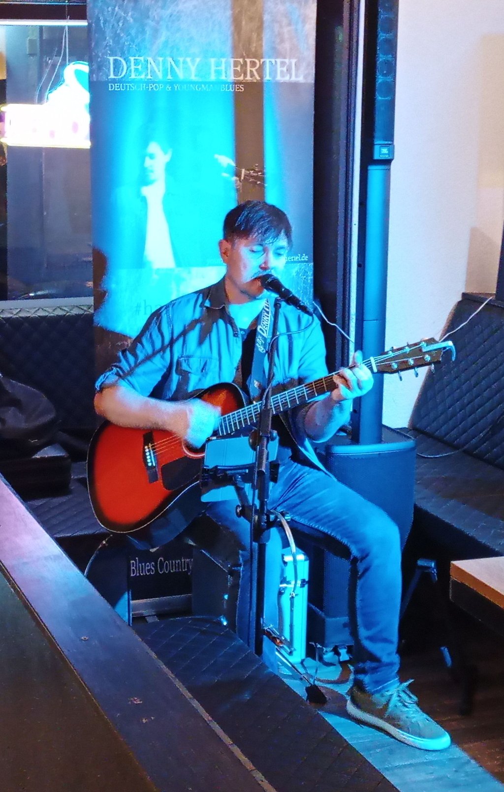 Denny Hertel sorgt mit Rockklassikern im Kleeblatt für angenehme Stimmung.