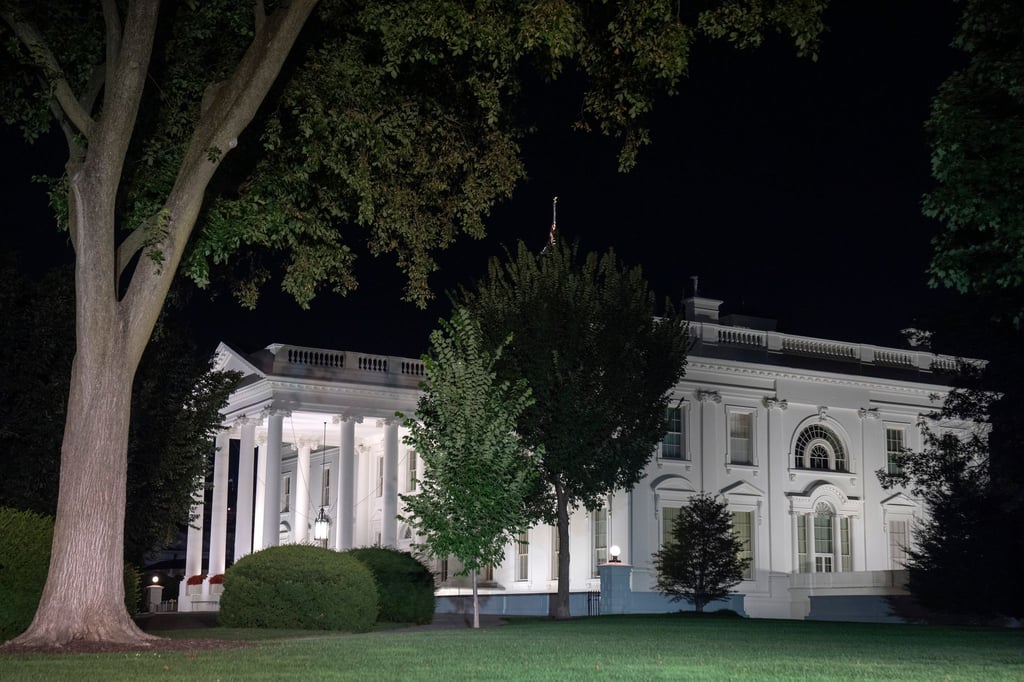 Das Weiße Haus ist in Washington zu sehen.