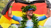 Stolzer Sieger: Patrick Lange gewinnt den Ironman auf Hawaii und jubelt.