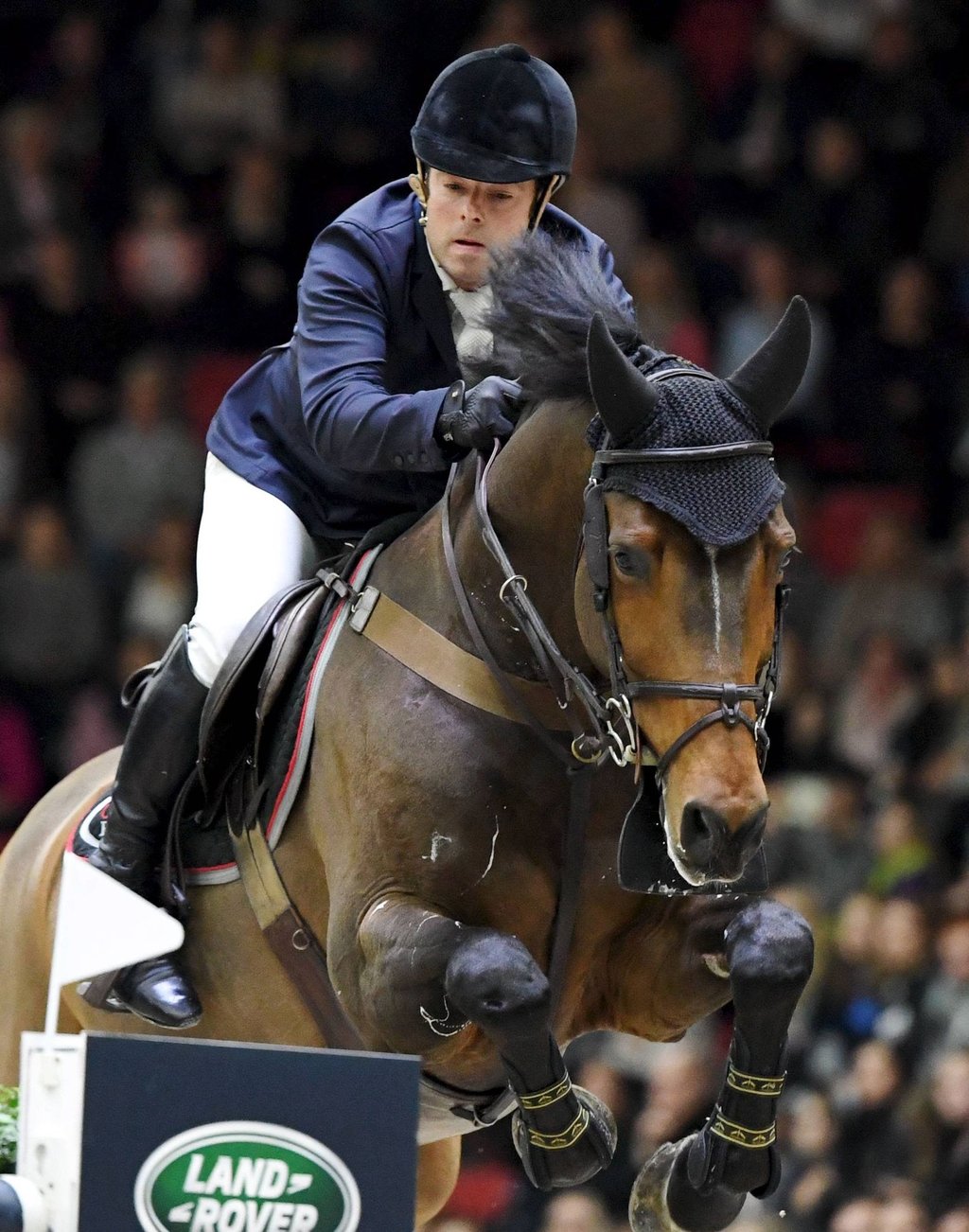 Robert Whitaker hat das Weltcup-Springen in Helsinki gewonnen.