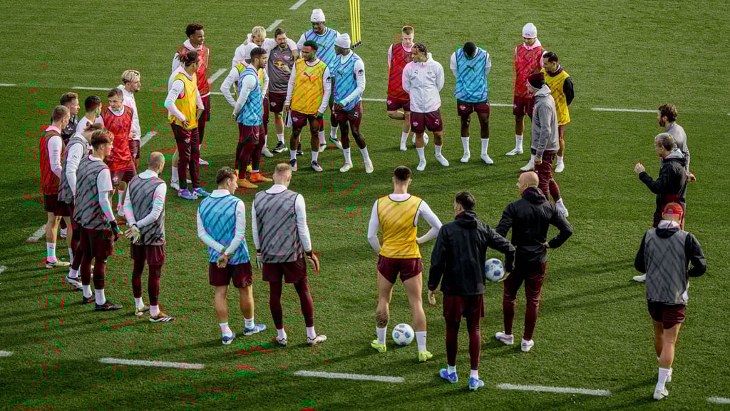 Leipzigs Spieler und Cheftrainer Marco Rose beim Training Mitte Oktober.