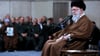 Ajatollah Ali Chamenei hat in allen strategischen Belangen im Iran das letzte Wort. Nun mahnt der Religionsführer ein überlegtes Vorgehen gegen Israel an.