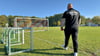 Tore anstreichen oder Linien auf dem Sportplatz ziehen: Asylbewerber könnten die Ehrenamtlichen des FSV Saxonia Tangermünde und den Bauhof durch kleinere Arbeiten entlasten. 