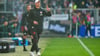 Der FC St. Pauli um Trainer Alexander Blessin steht vor dem Pokalduell bei RB Leipzig.