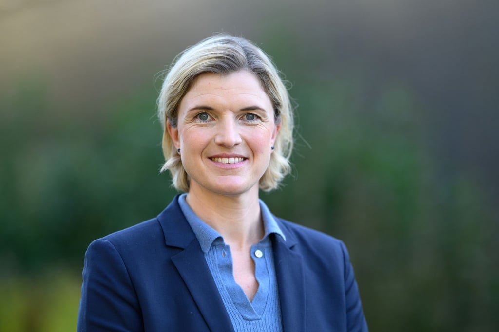 Verhandlungsführerin Lena Ströbele fordert Bewegung bei den Tarifverhandlungen der Metall- und Elektroindustrie. (Archivbild)