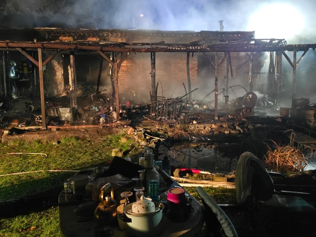 Am Sonntag stand ein Bungalow in Halberstadt in Flammen.