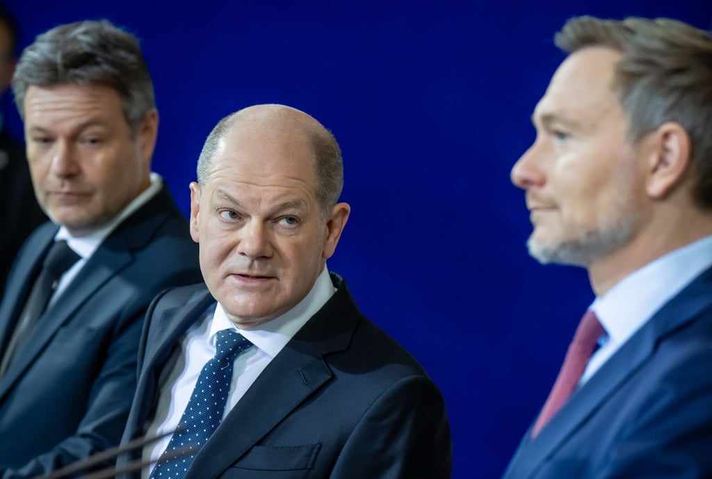 Seinen Wirtschaftsminister Robert Habeck (Grünen) und seinen Finanzminister Christian Lindner (FDP) hat Kanzler Scholz nicht zu dem Industriegipfel eingeladen.