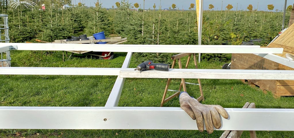 Am neuen Unterstand beim Tannenidyll in Nedlitz wird momentan gearbeitet, dieser soll bis zum Saisonbeginn fertig sein.