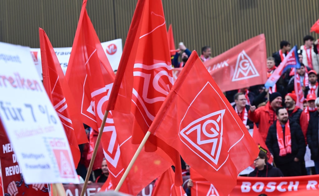 Vor der dritten Verhandlungsrunde beginnt die IG Metall mit Warnstreiks.