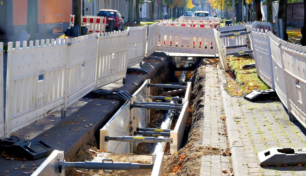 In Quellendorf wird seit Juli das Wärmenetz der Stadt Südliches Anhalt gebaut, auch Schule, Kindergarten und Feuerwehr werden angeschlossen.